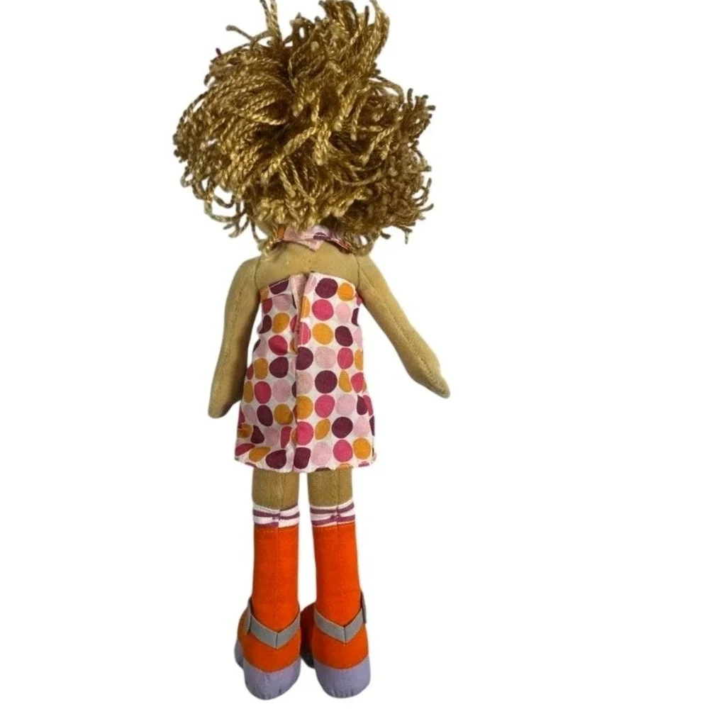 GROOVY GIRLS DANIKA doll NWT Cute Colorful  Hair Plush very MOD clothing